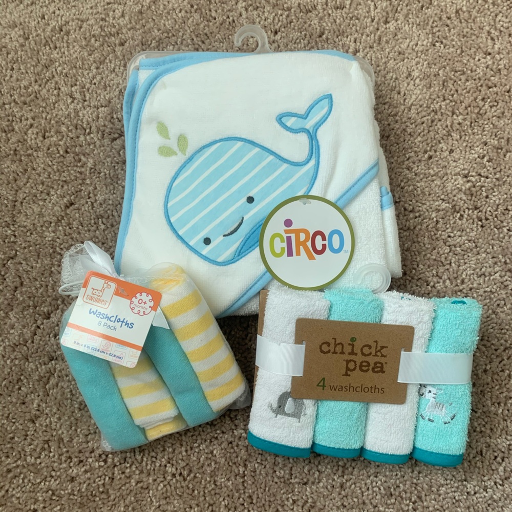 Baby bath towel and washcloth set